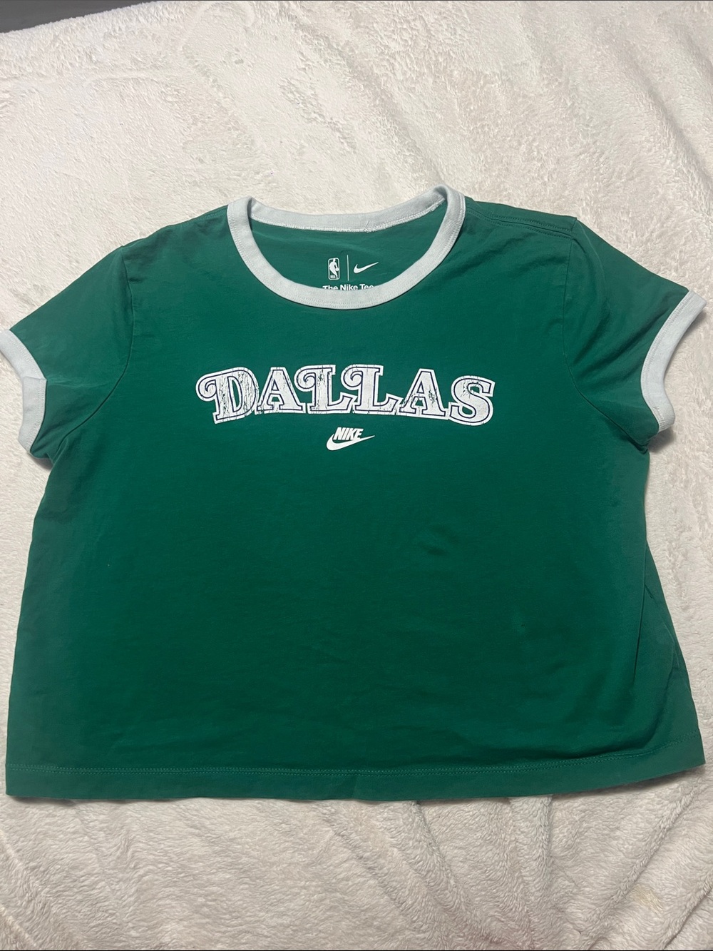 Nike Women DALLAS MAVERICKS Cropped top Tee with White Trim and 'Dallas' Graphic